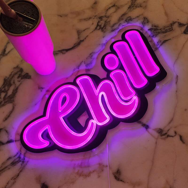 Chill Schriftzug Neon LED – handgefertigte Wanddeko für Wohnzimmer & Loungebereich