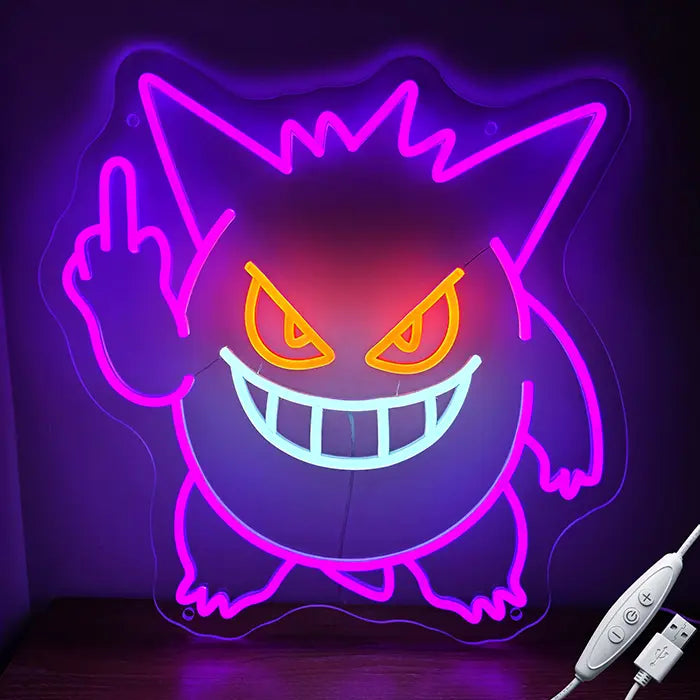 Pokémon Gengar Neon LED Schild leuchtet an dunkler Wand, daneben das USB-Kabel mit Inline-Dimmer