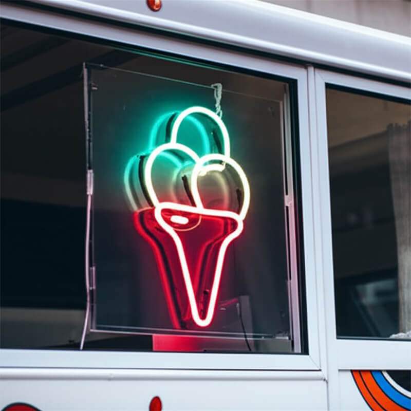 Kugeleis Neon LED Schild auf 6mm Acrylplatte – Strandbar Sommer Statement Deko