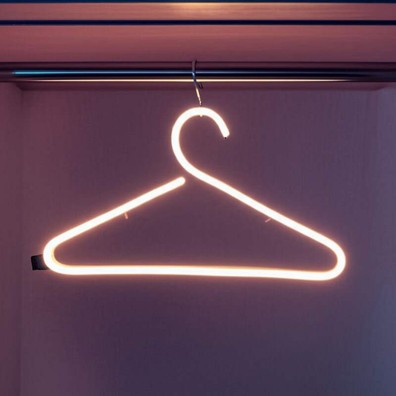 Kleiderbügel Neon LED Schild USB – Second Hand Shop und Vintage Boutique