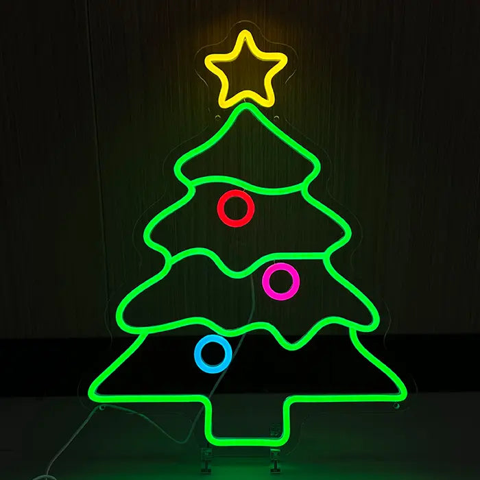 Weihnachtsbaum Neon LED Schild – Frontansicht beleuchtet grüner Tannenbaum USB