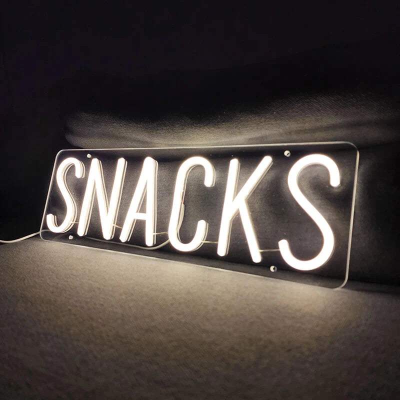 Snacks LED Schriftzug – Geschenkidee für Naschkatzen und Foodies
