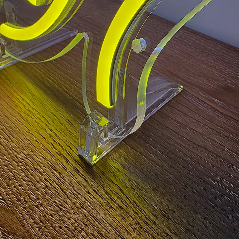 Ikonisches Elektro-Pokémon Pikachu als modernes LED-Leuchtschild für kreative Raumgestaltung