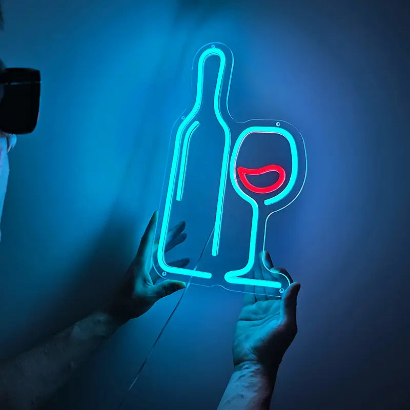 Weinglas mit Flasche Leuchtschild – Geschenkidee für Sommeliers und Weinkenner