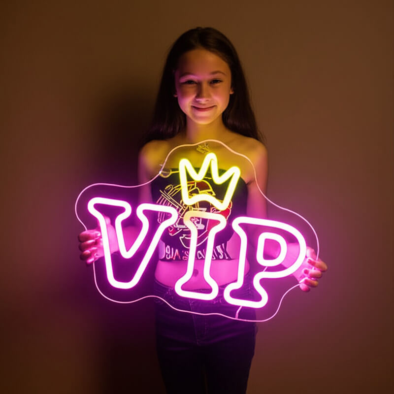 VIP Girl (40x32cm) USB