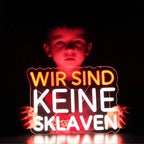 "WIR SIND KEINE SKLAVEN" (40cm) USB