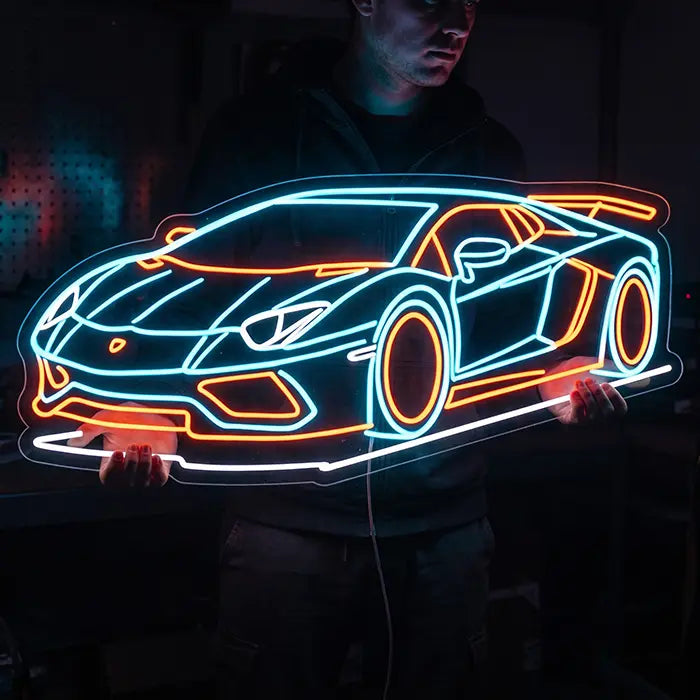 LAMBO Racer Neon LED Schild von einem Mann vor dem Körper gehalten