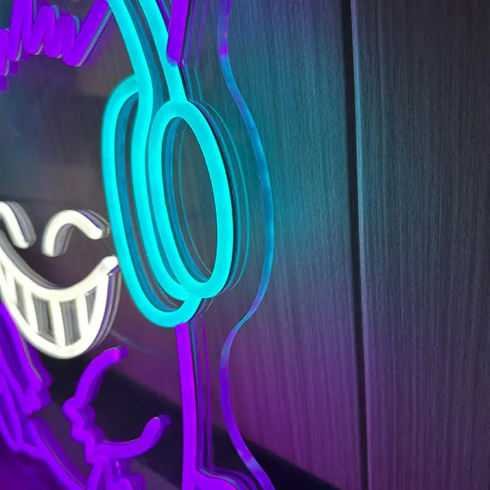 Pokémon Gengar Chill Neon LED Schild, Detailansicht des LED-Neon-Flex auf der klaren Trägerplatte
