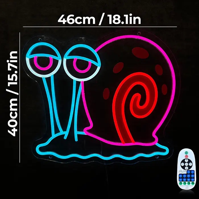 Gary Schnecke Neon LED Schild mit Maßangaben 46 cm und 40 cm, daneben die Dimmer-Fernbedienung