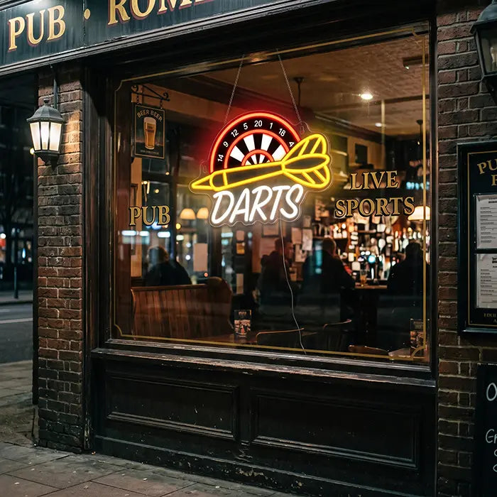 Darts Neon LED Schild mit UV-Druck im Schaufenster eines Pubs, von der Straße aus gesehen