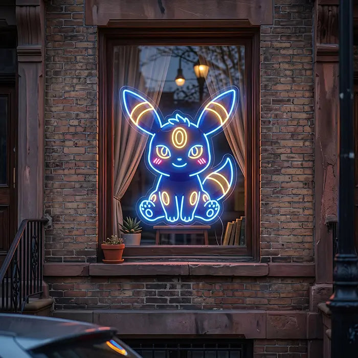 Pokémon Baby Nachtara Neon LED Schild im Fenster eines Backsteinhauses, von der Straße aus gesehen
