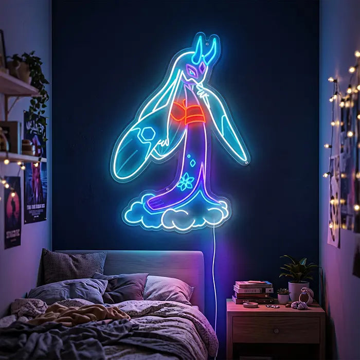 Pokémon Mega-Frosdedje Neon LED Schild an dunkelblauer Schlafzimmerwand über dem Bett, daneben Lichterketten