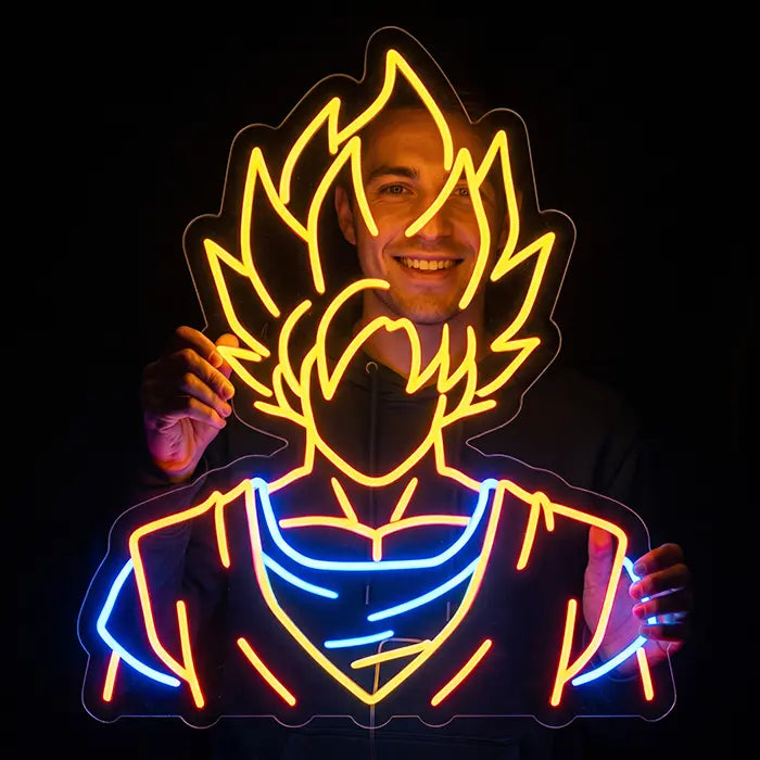 Super-Saiyajin Anime Hero Neon LED Schild von einem lächelnden Mann gehalten