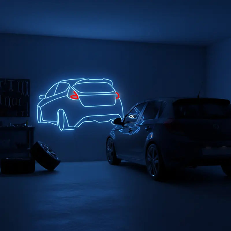 Automotive-Wandkunst: Neon-Design der Heckpartie eines Ford Focus mit charakteristischen Rückleuchten und Doppelrohr-Auspuff