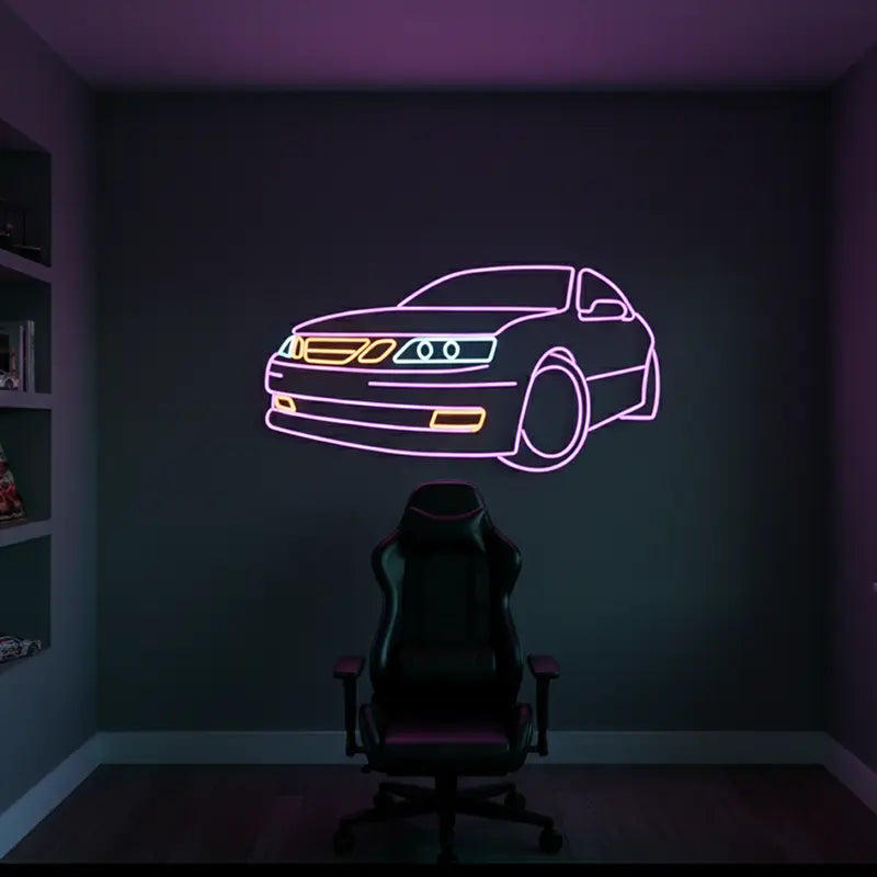 Wanddeko-Idee: Ein violett leuchtendes Neon-Sign, das die Frontansicht eines Saab 9-5 zeigt, perfekt für Liebhaber skandinavischer Autos