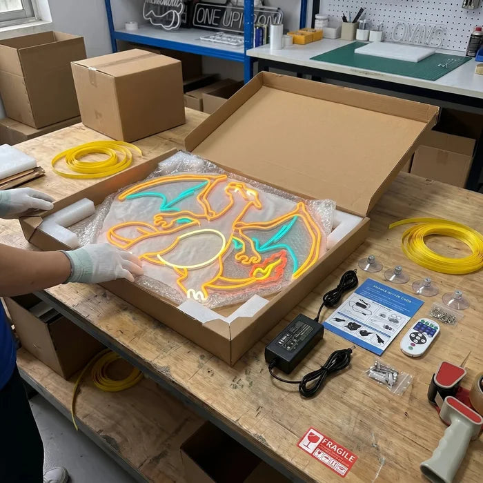 Neonschild wird sicher für den Versand verpackt
