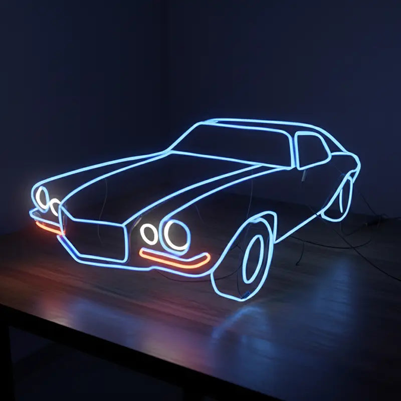 Blaues Neonschild, das die Linien eines klassischen Pony Cars im Stil der 1970er Jahre nachbildet